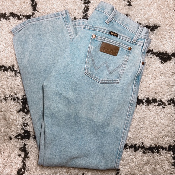 Light Wash Vintage Wrangler Jeans - Picture 3 of 8